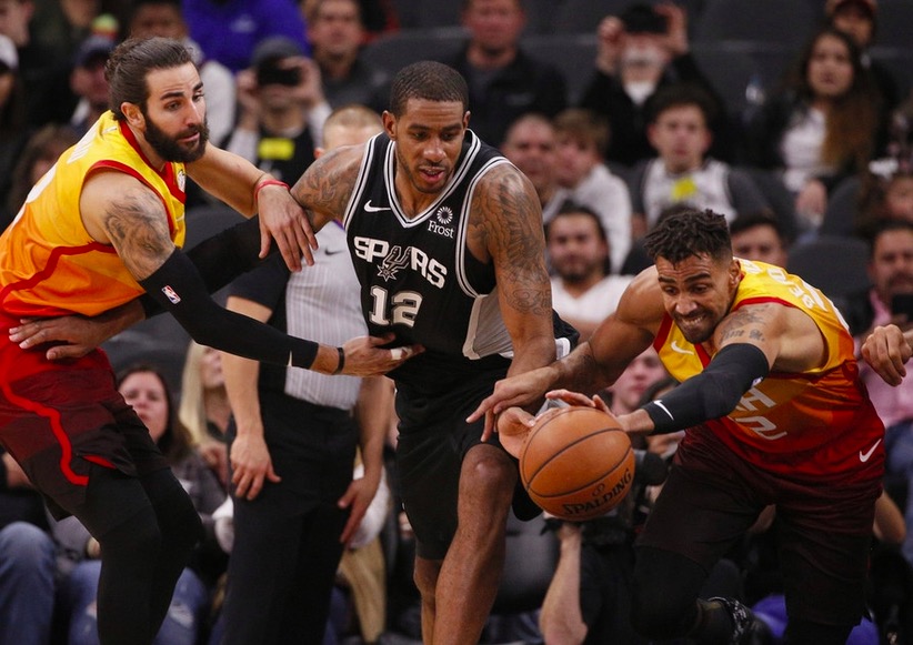 今晨农业银行出事了全部关闭