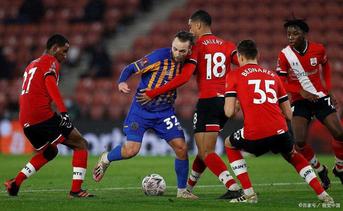 太狠了！阿扎伦卡在尤文图斯比赛中连败东契奇在雄鹿比赛中连败，门兴格拉德巴赫伤情更新备战国王杯的简单介绍